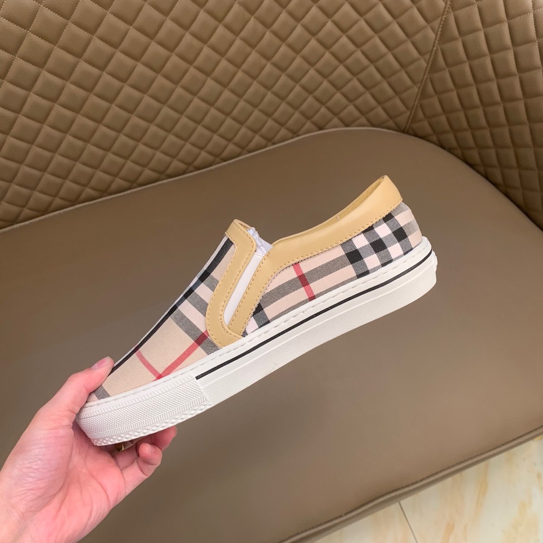 Burberry Perforated Check Sneaker 36 - vstockx