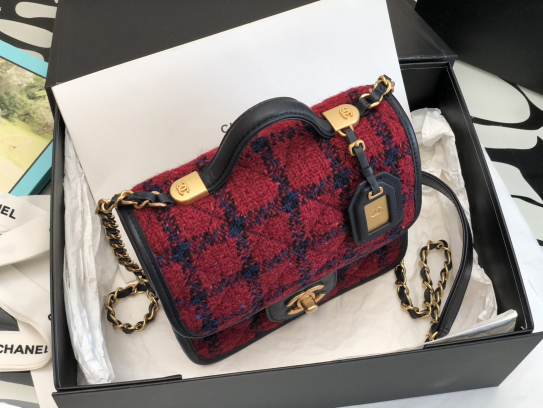 Handbag Chanel size *. * - vstockx