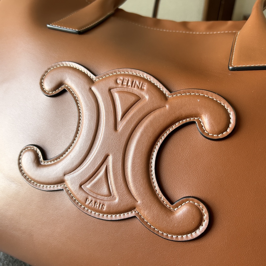 Handbags CELIN CABAS TRIOMPHE 199973 size:44 * 28 *18 cm - vstockx