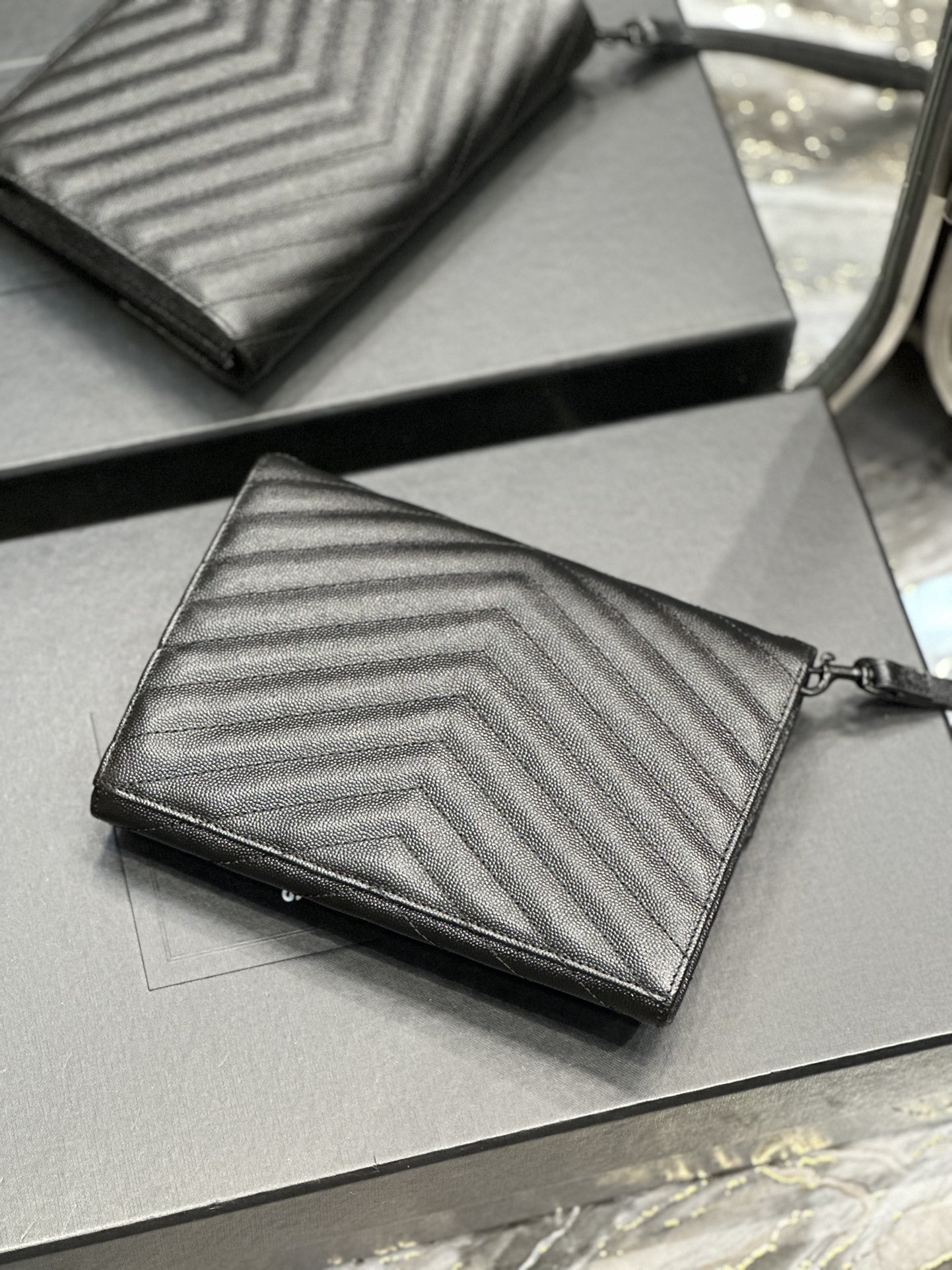 Handbags SAINT LAURENT 617662 size 21  6  3 cm - vstockx