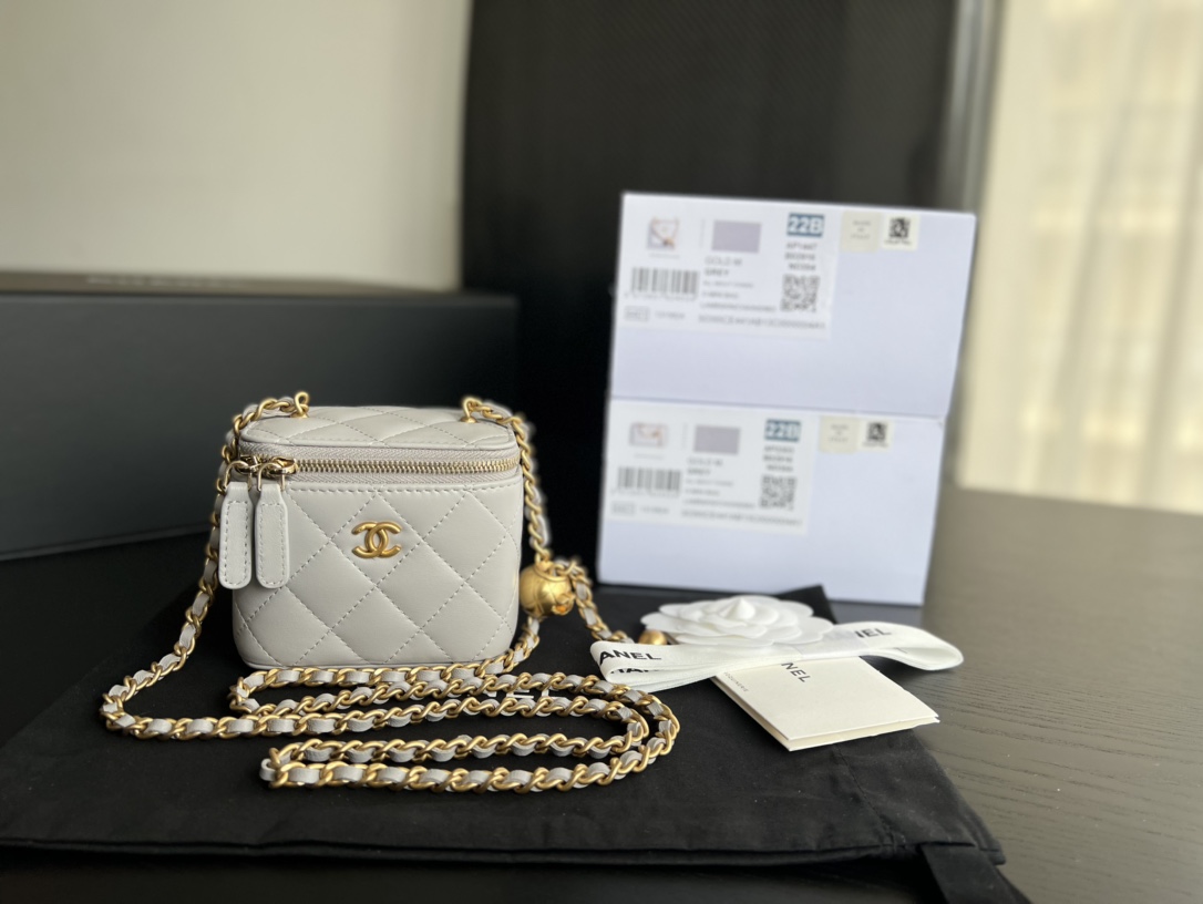 Handbag Chanel AP1447 size 8.5cmx11cmx7 cm - vstockx