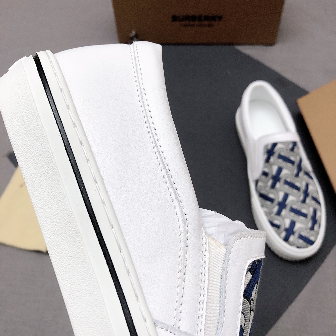 Burberry Perforated Check Sneaker 2 - vstockx