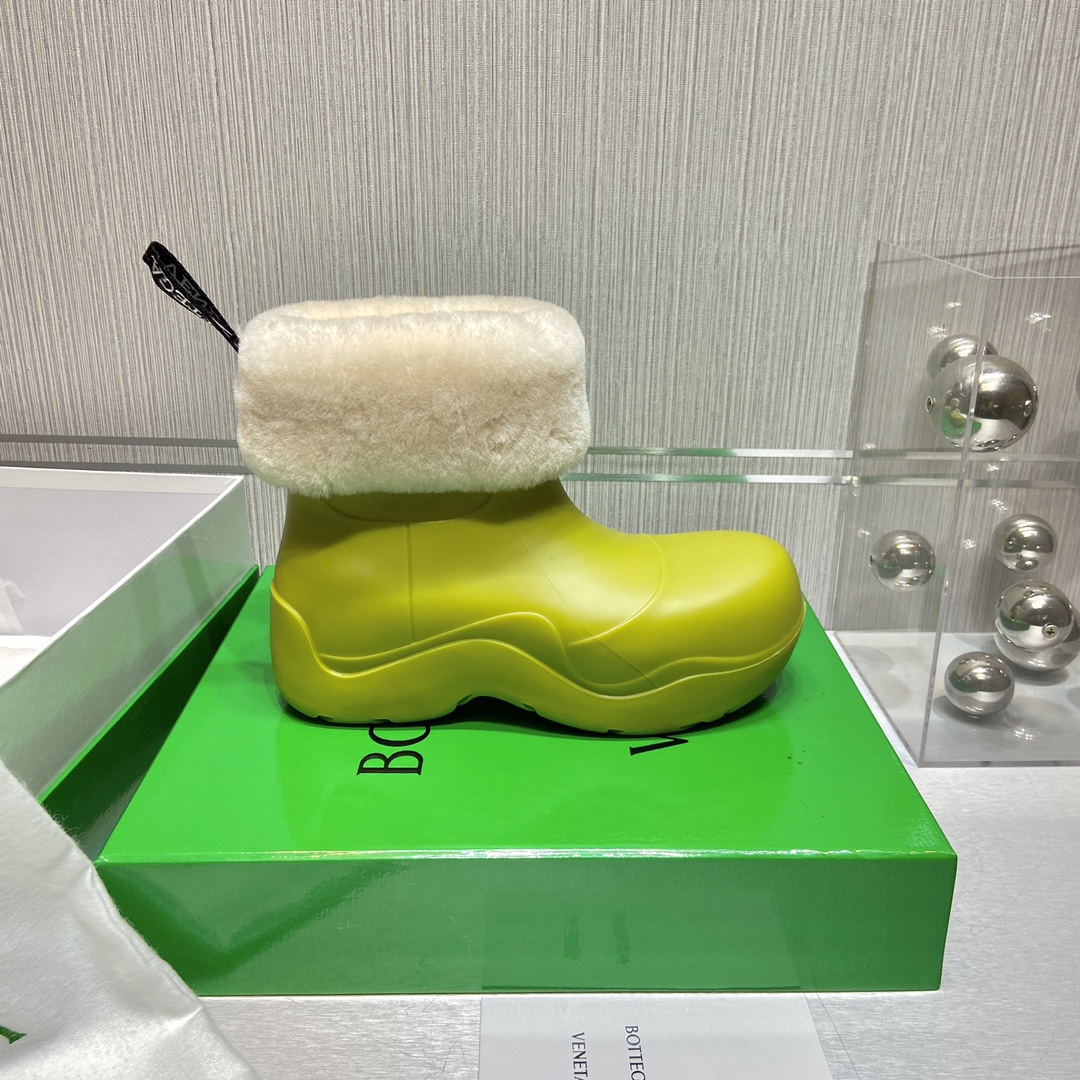 Bottega Veneta Boots 10 - vstockx