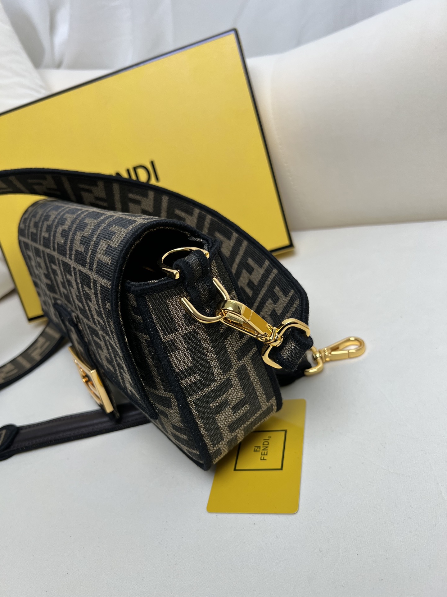 handbags FENDI 8BR600 size:27*15*6cm - vstockx