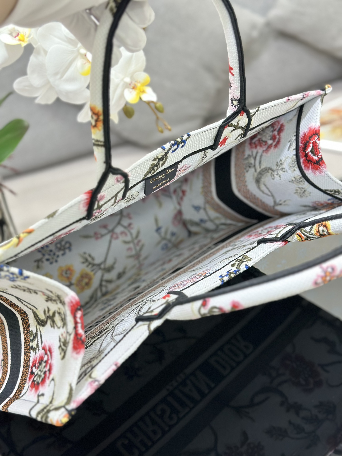 Handbag Dior M1286 size 42 x 35 x 18.5 cm - vstockx