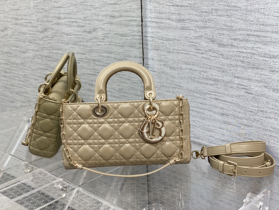 Handbag Dior size 26*6*14 cm - vstockx