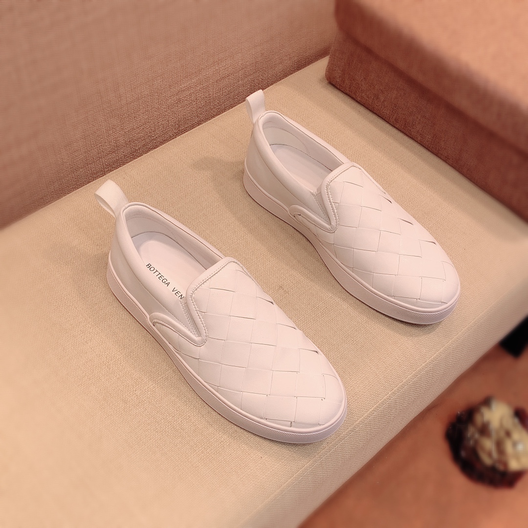 Bottega Veneta Intrecciato Leather Loafers 5 - vstockx