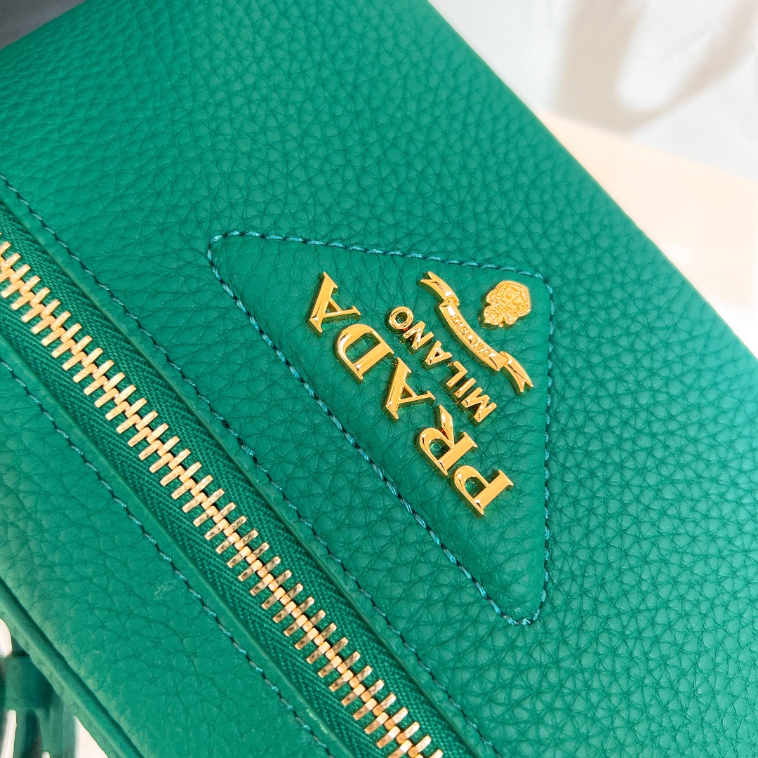 handbags prada 1BH202 18*11.5*7.5 - vstockx