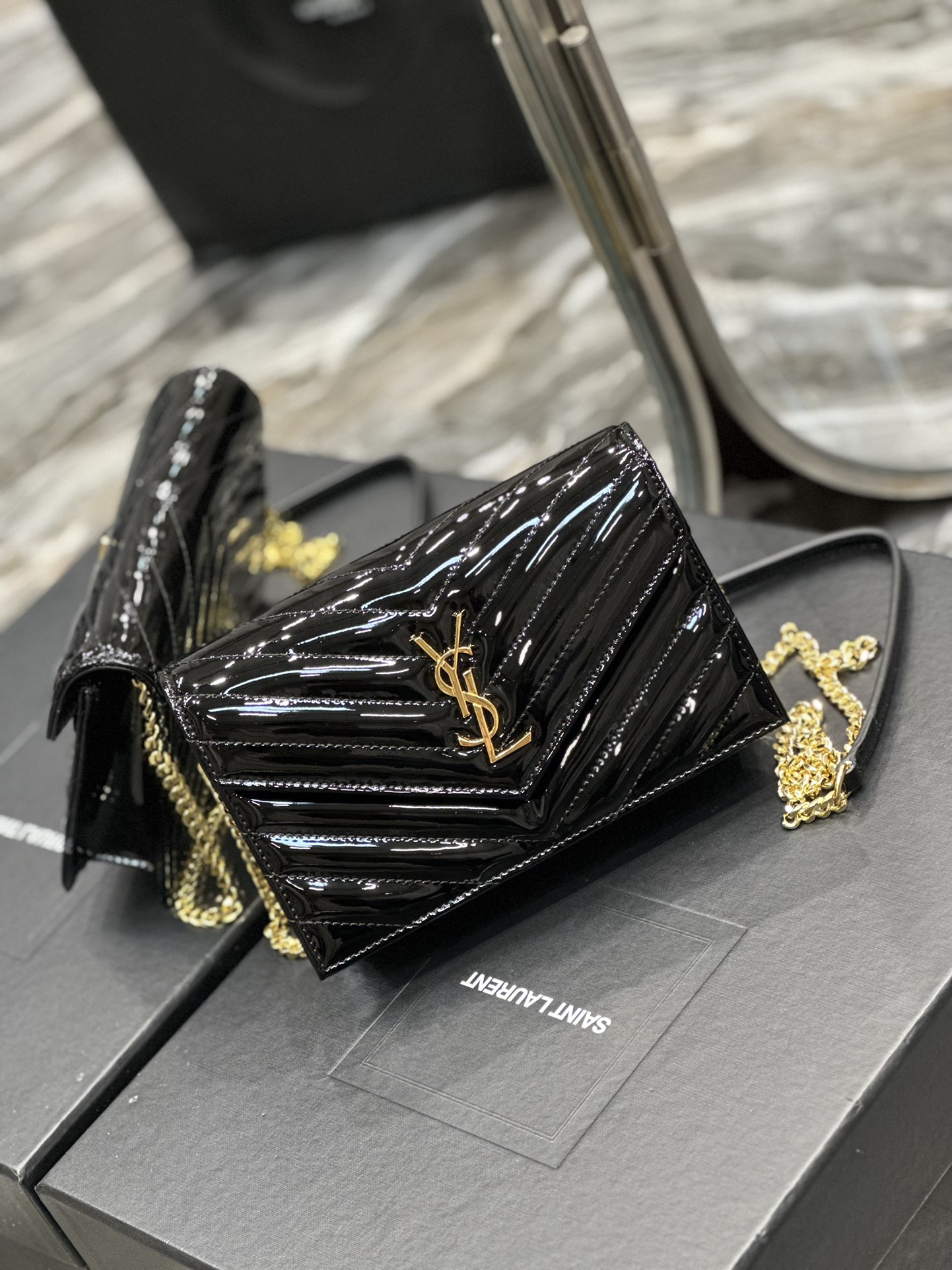 Handbags SAINT LAURENT 393953 size 19x11.5x4 cm - vstockx