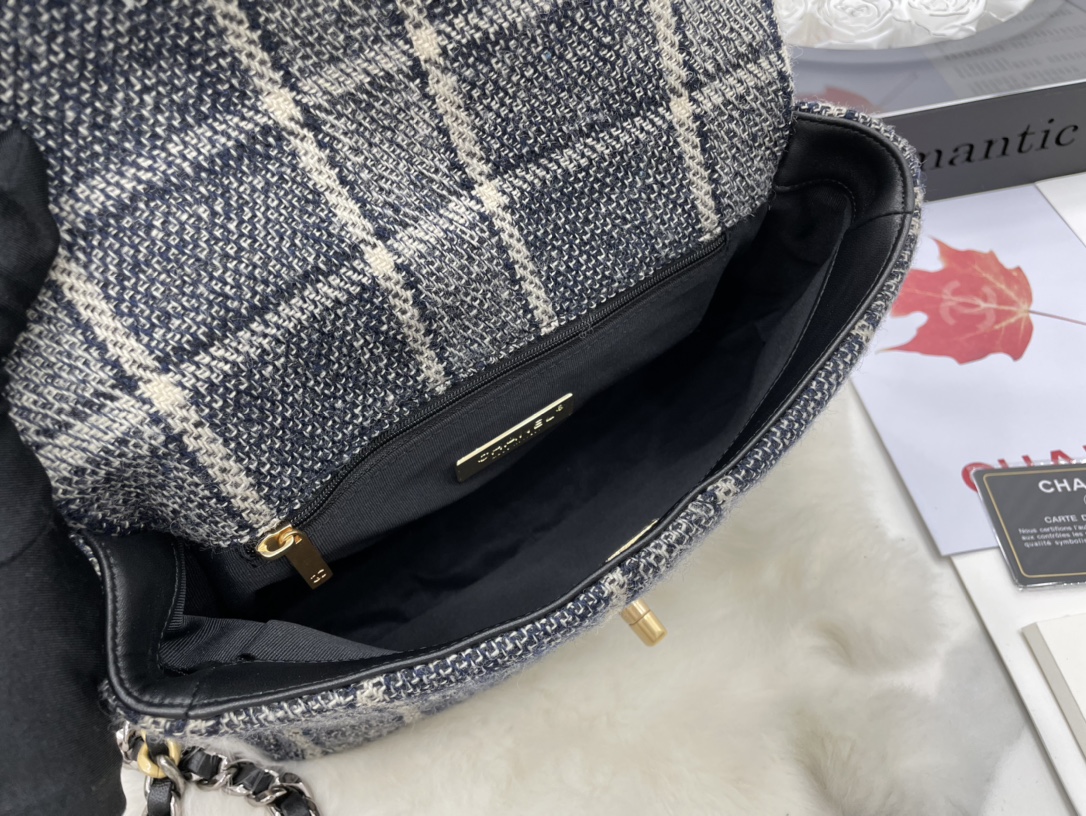 Handbag Chanel AS1160 size 26 cm - vstockx
