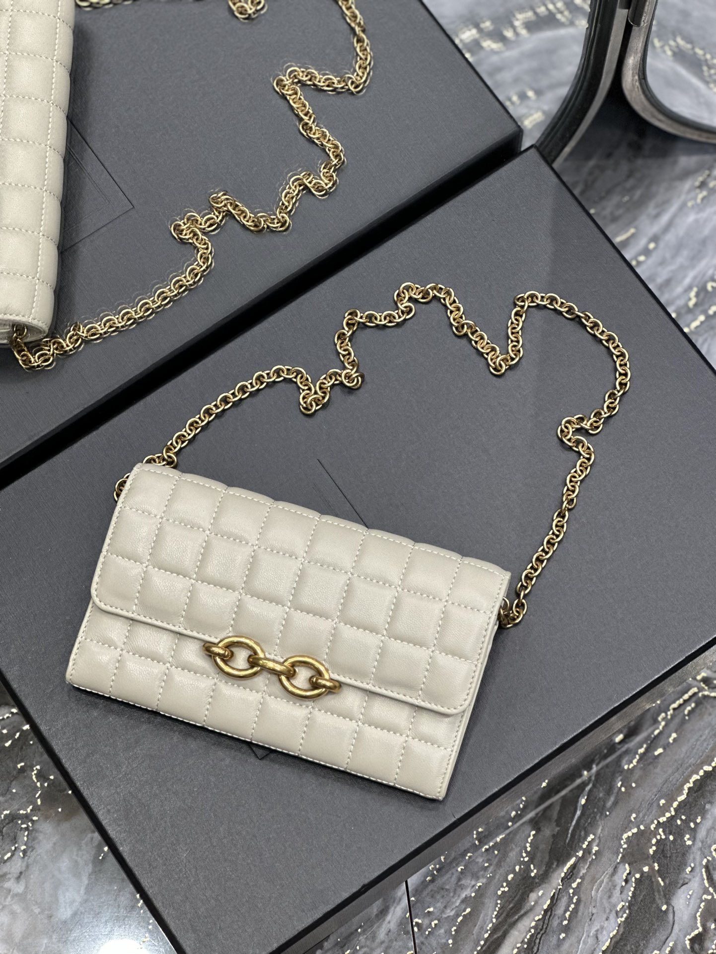 Handbags SAINT LAURENT 738109 size 19  11  4 cm - vstockx