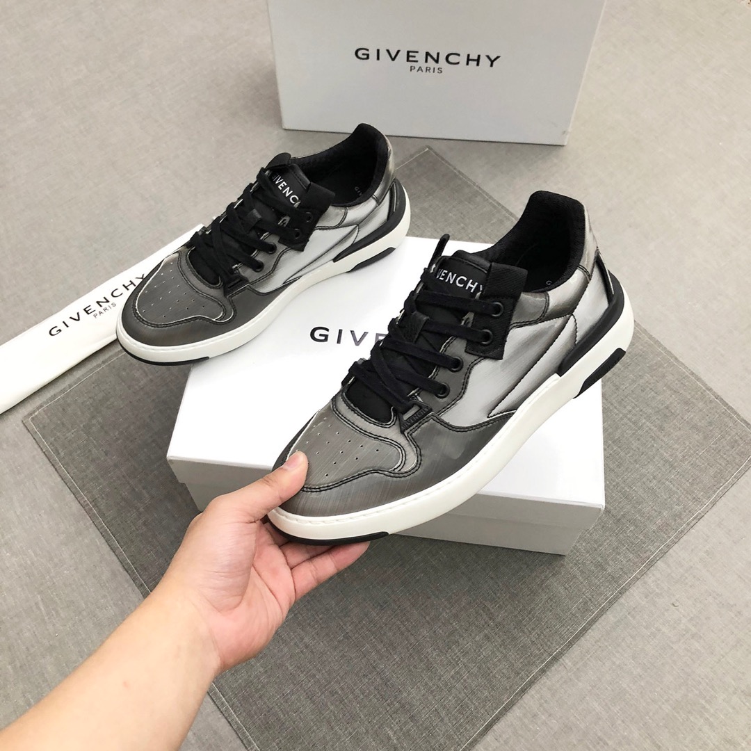 Givenchy Wing Sneakers 4 - vstockx