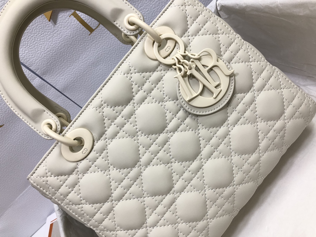 Handbag Dior M0565 size 24 x 20 x 11 cm - vstockx