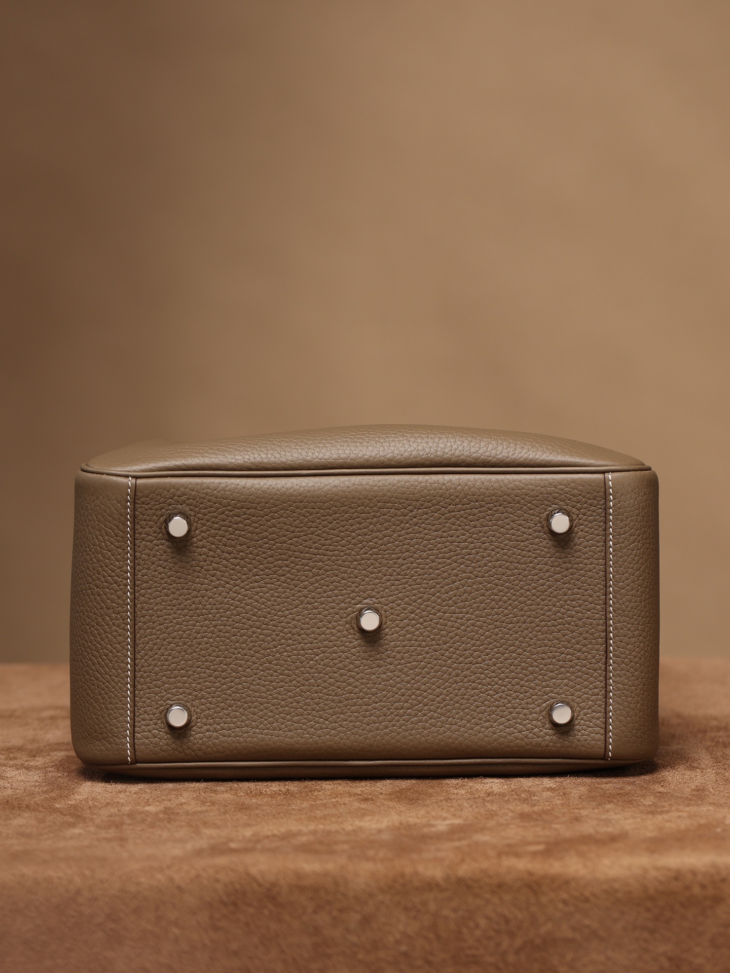 Handbags Hermes Lindy size:26x 18x14 cm - vstockx