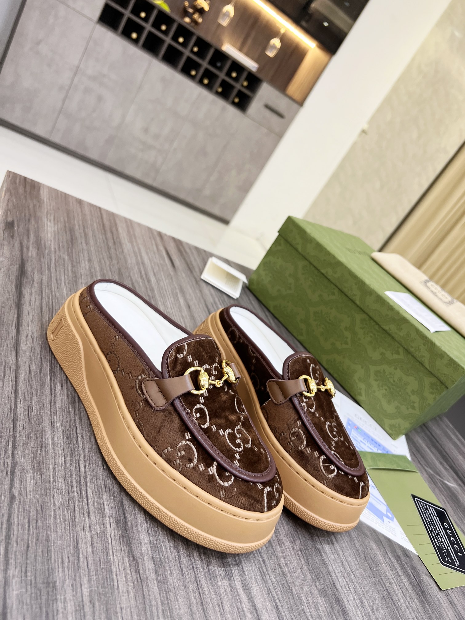 Gucci Women's WOMEN 6 - vstockx