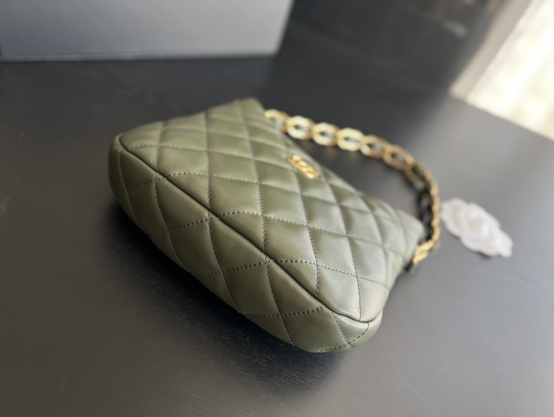 Handbag Chanel size 17.5cm24cm6 cm - vstockx