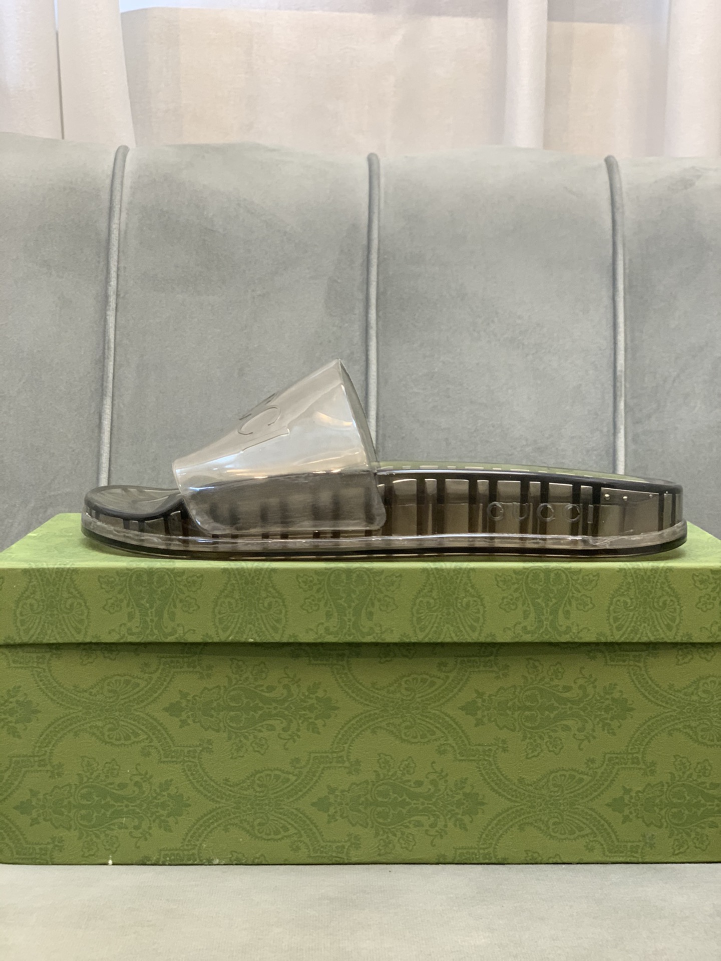 Gucci Slippers 2 - vstockx