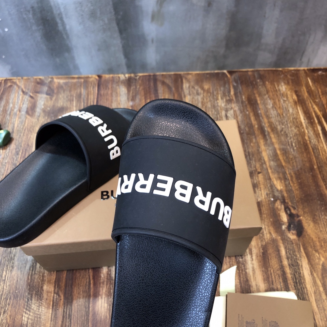Burberry Slipper 3 - vstockx