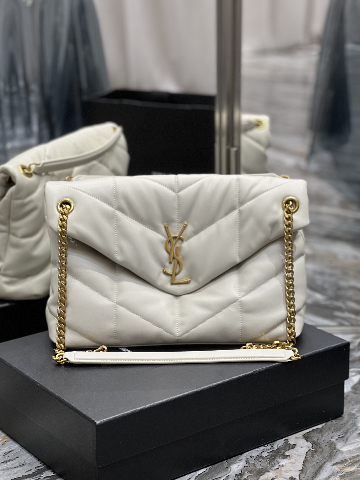Handbags SAINT LAURENT 577475 size 35x23x13.5 cm - vstockx