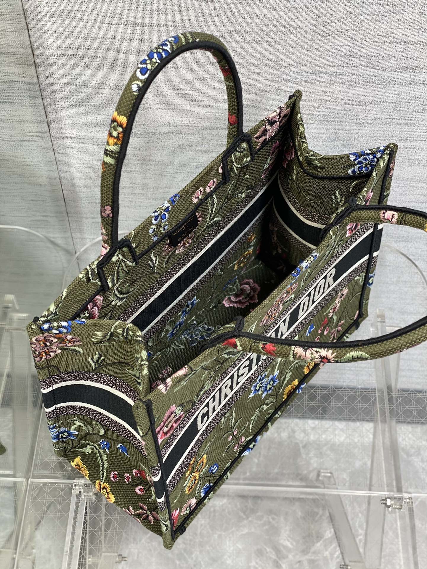 Handbag Dior size 36*18*28 cm - vstockx