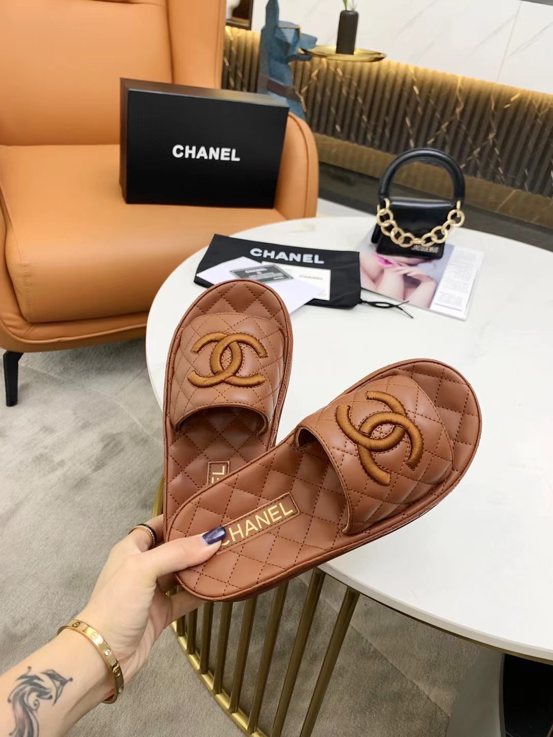 Chanel Slides 6 - vstockx
