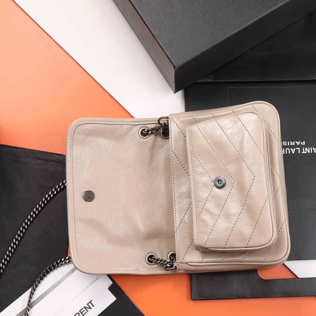 Handbags SAINT LAURENT 533037 size 22x16.5x12 cm - vstockx