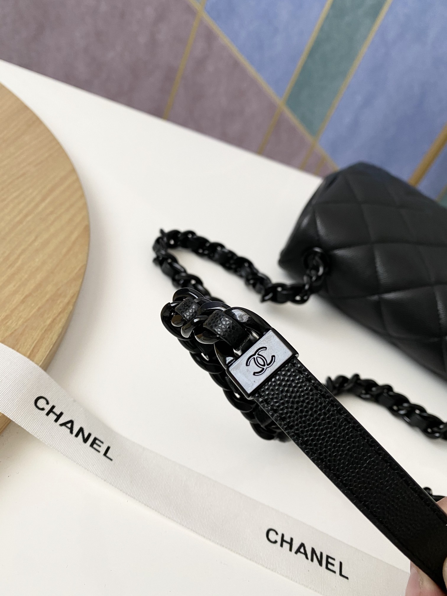 Handbag Chanel 2303 size 24x16.5x7 cm - vstockx