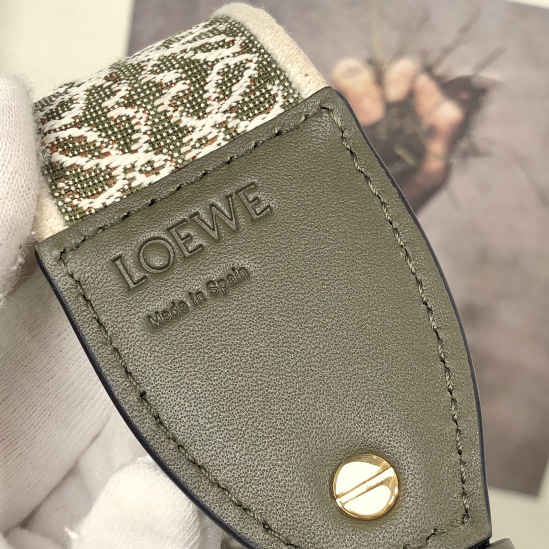 Handbags LOEWE   size:15*12.5*9cm - vstockx