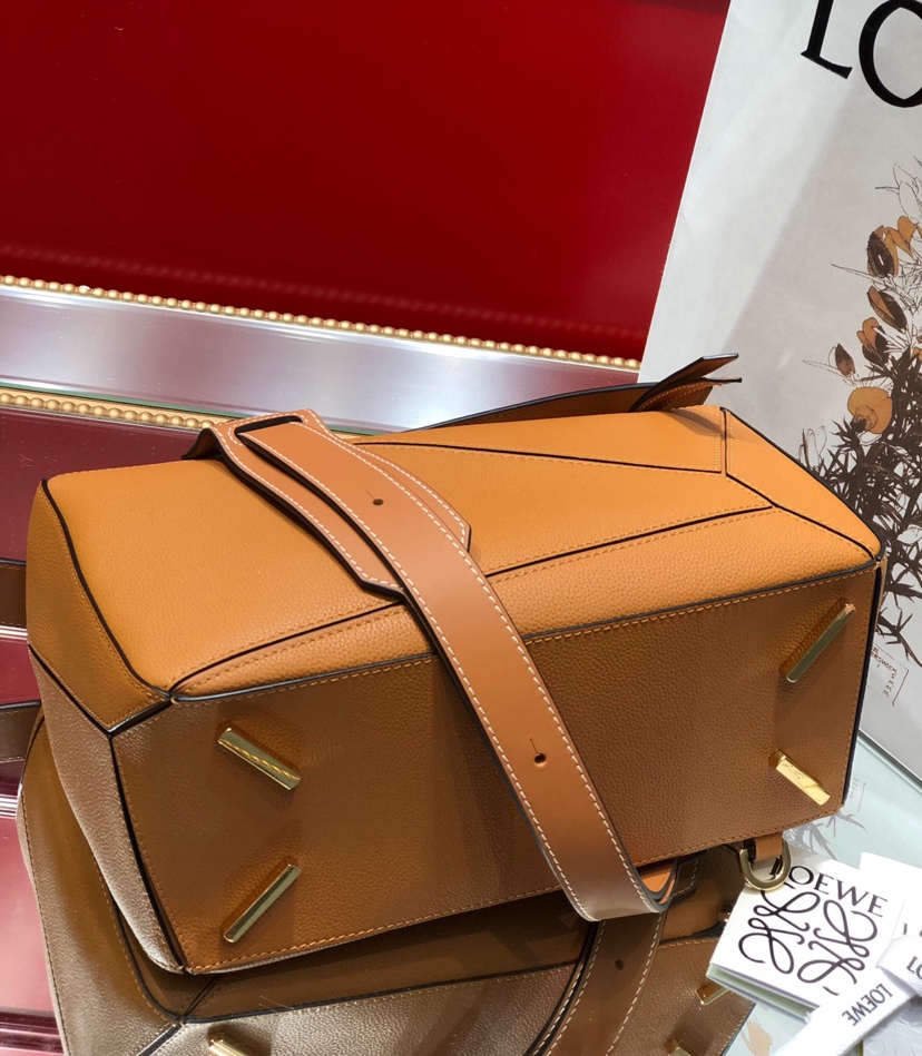 Handbags LOEWE Ykk size:29x18x12 cm - vstockx