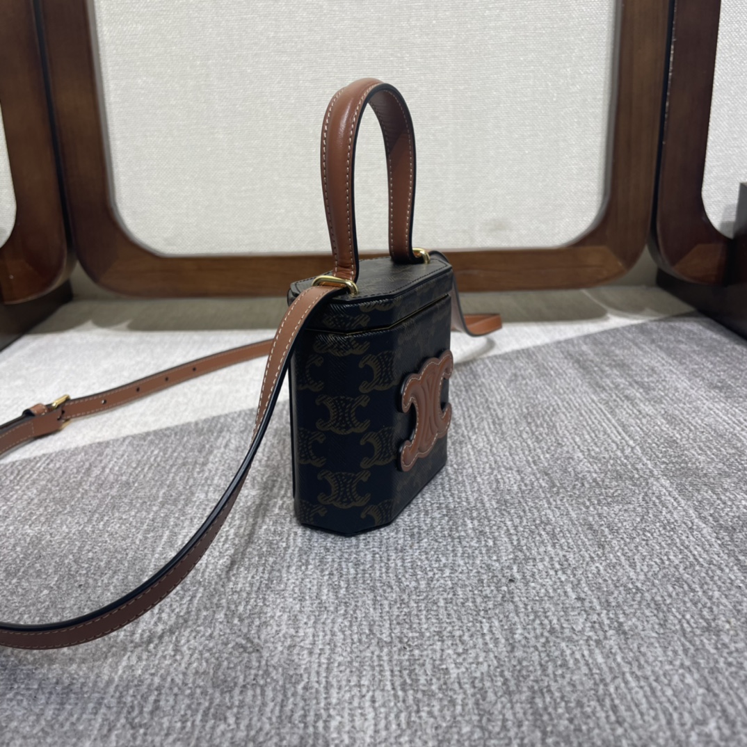 Handbags CELIN LOCK TRIOMPHE 199602 size:11 X 10 X 5 cm - vstockx