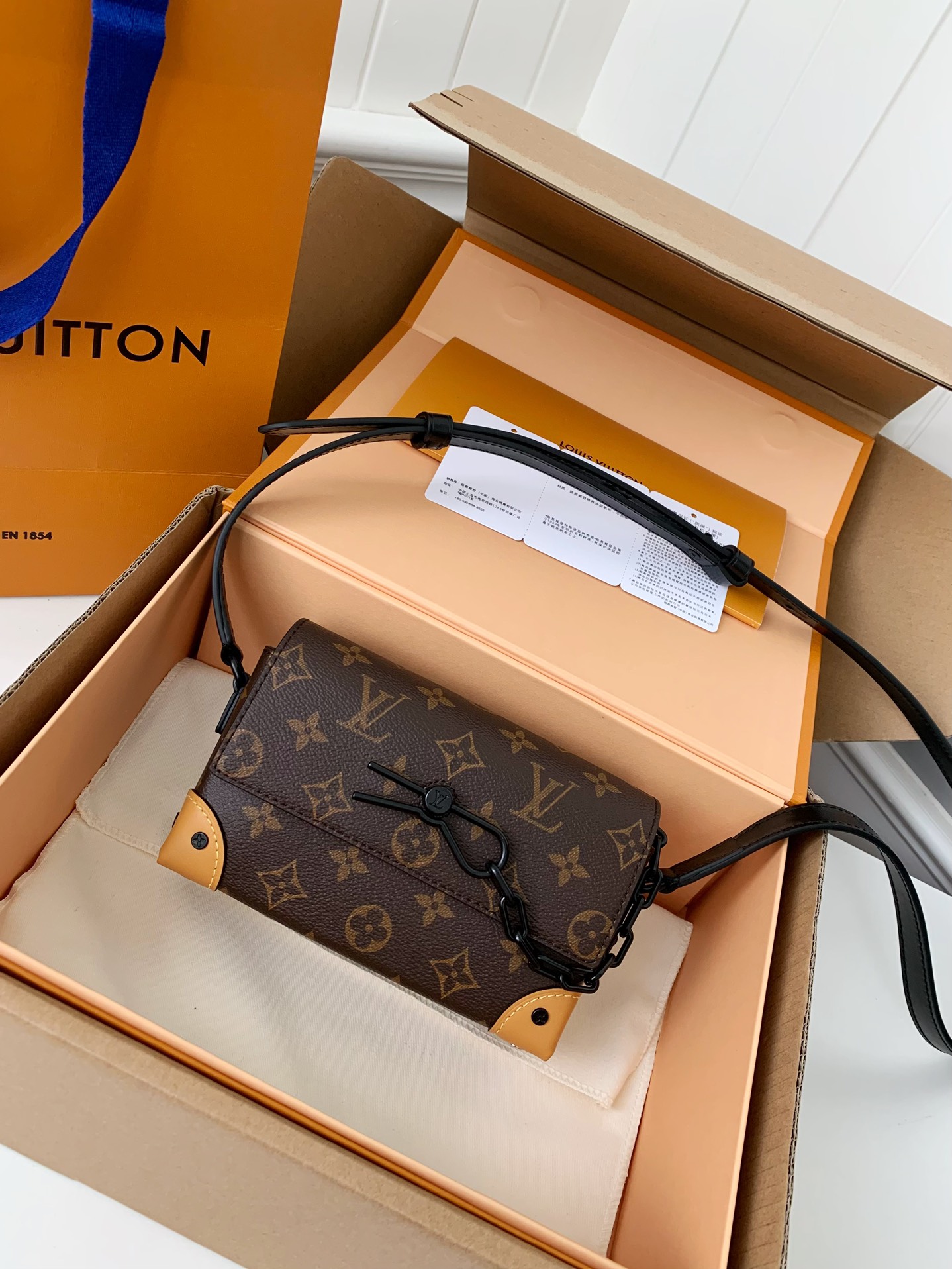 Handbags Louis Vuitton M82534 size:18*1*6.5 cm - vstockx