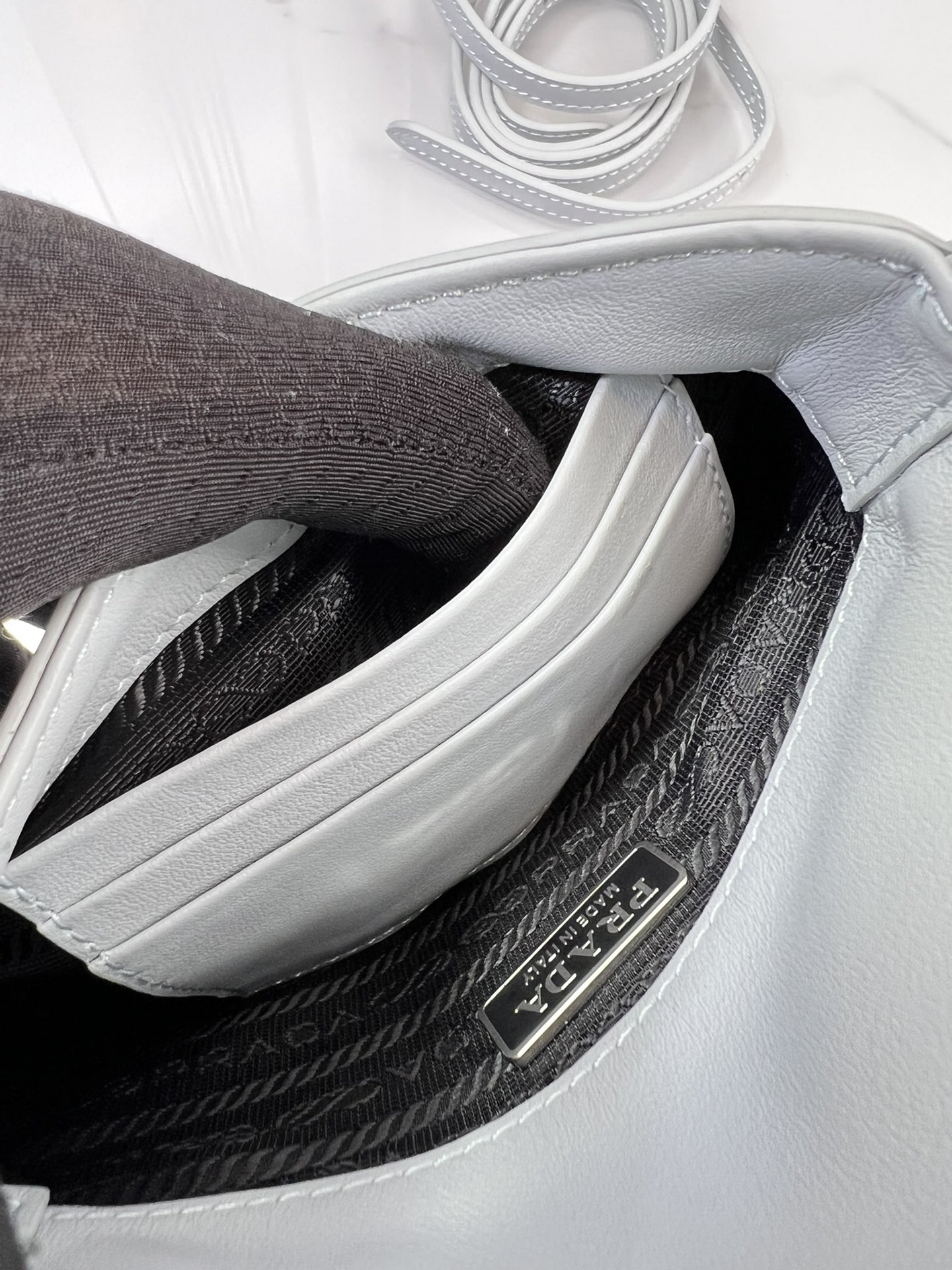 handbags prada 1BH188 17*14.5*7 - vstockx