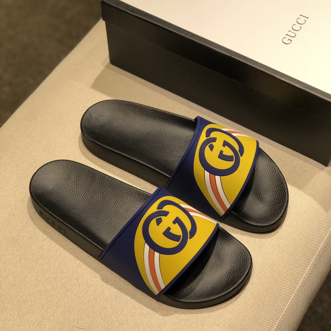 Gucci Slippers 44 - vstockx