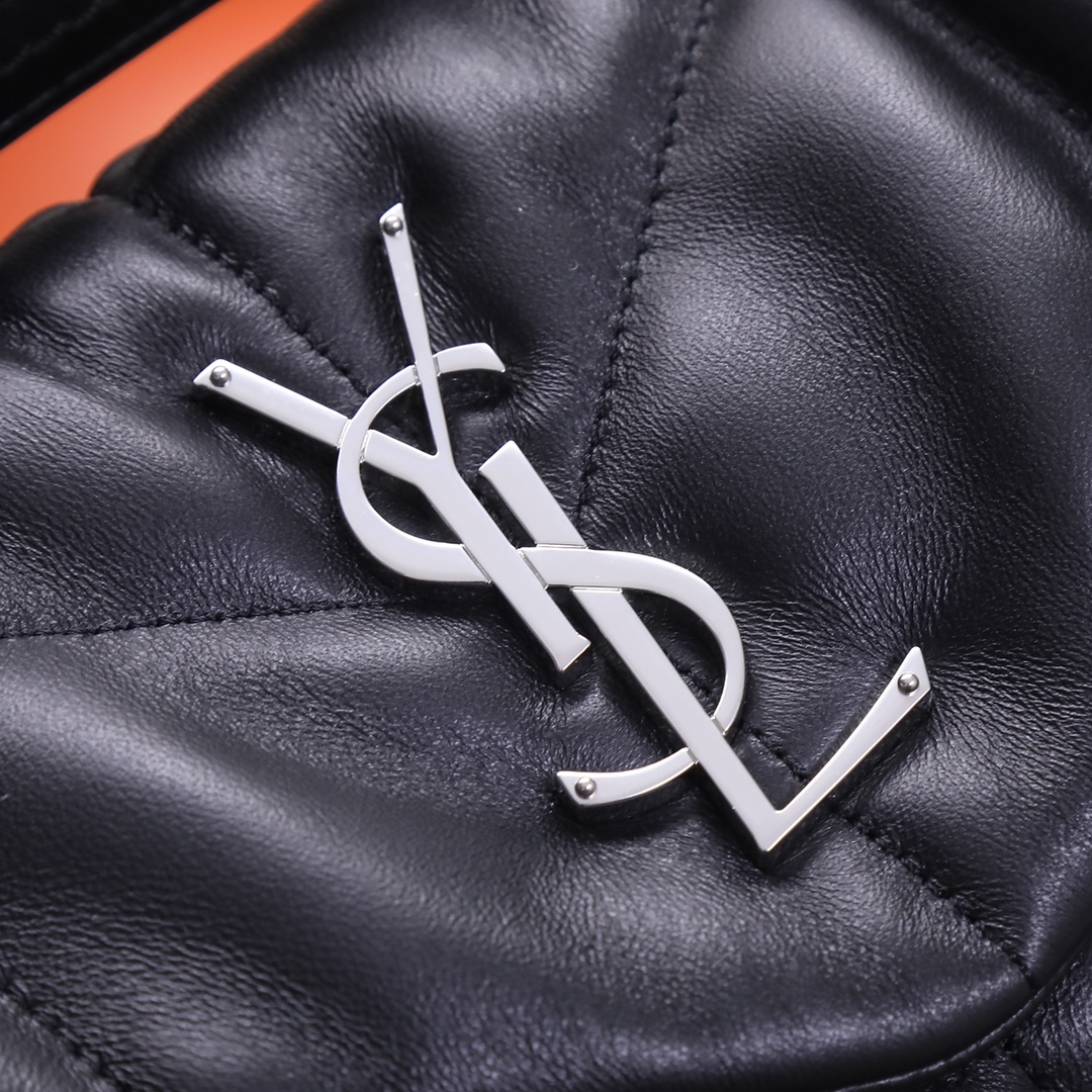 Handbags SAINT LAURENT 577476 size 29x17x11 cm - vstockx