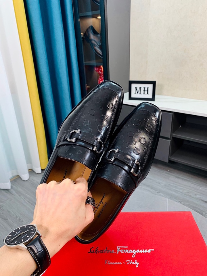 Salvatore Ferragamo Boots 25 - vstockx