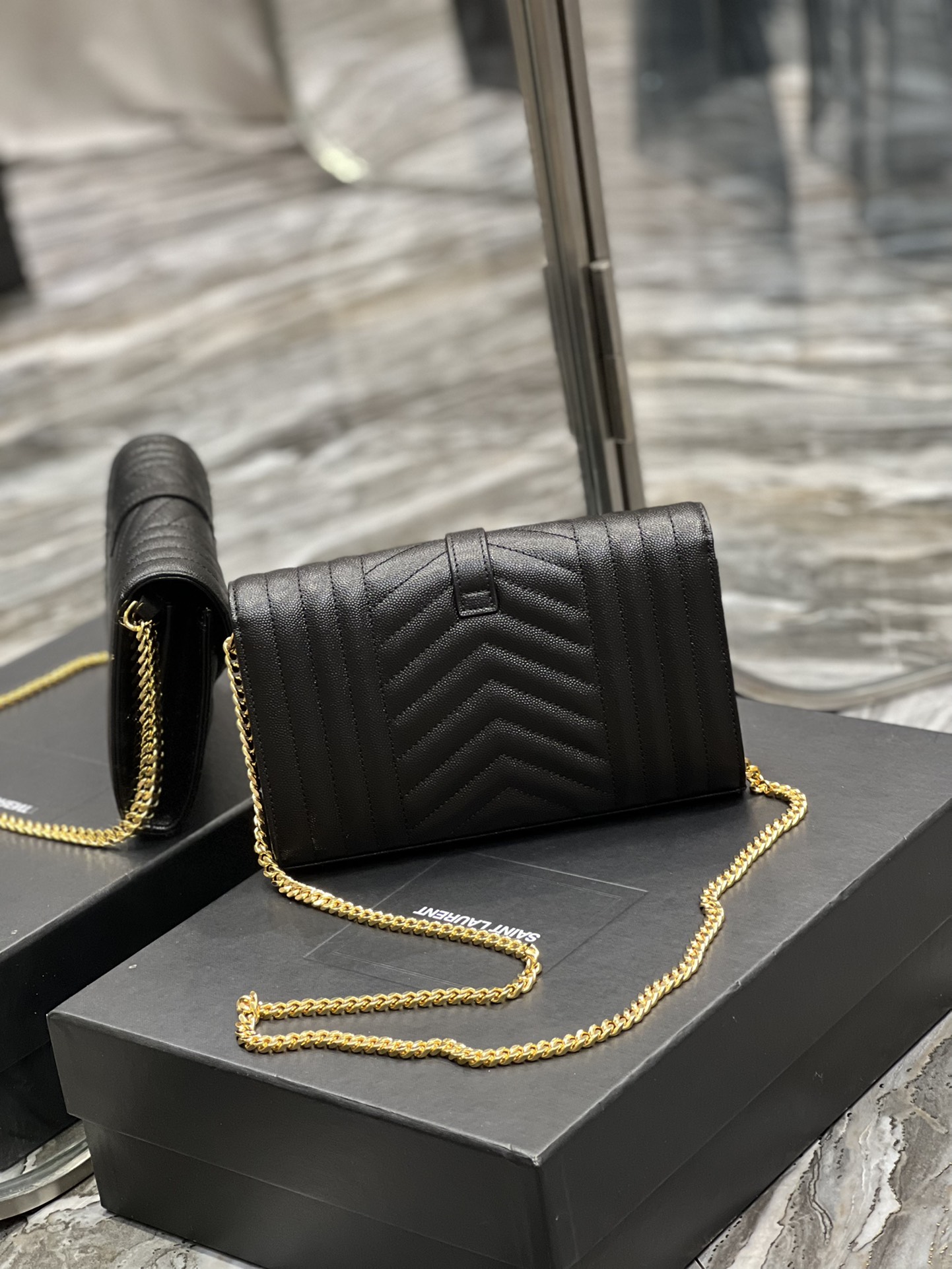Handbags SAINT LAURENT 620280 size 22.5x14x4 cm - vstockx