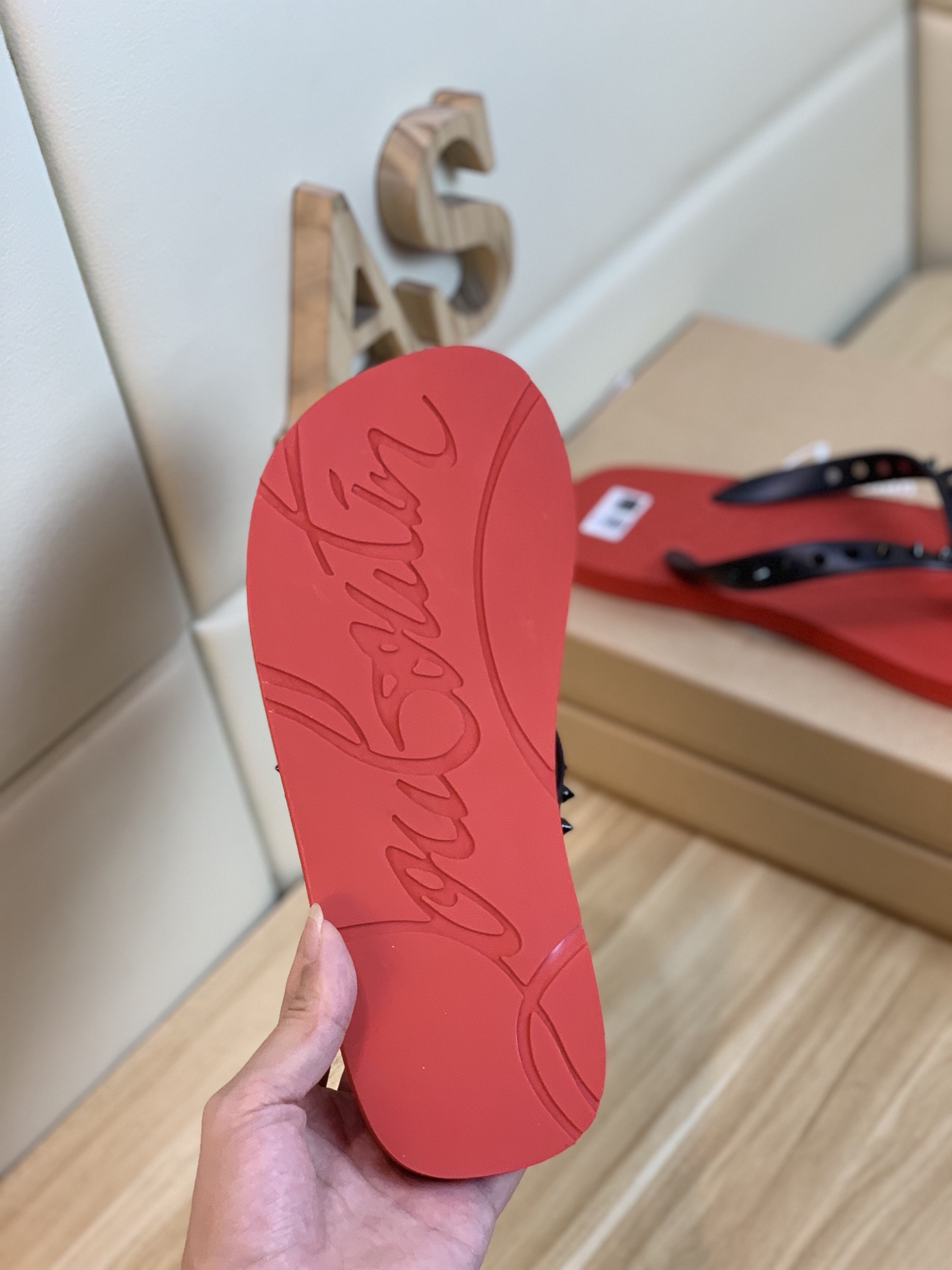 Christian Louboutin Loubi Flip Flat 2 - vstockx