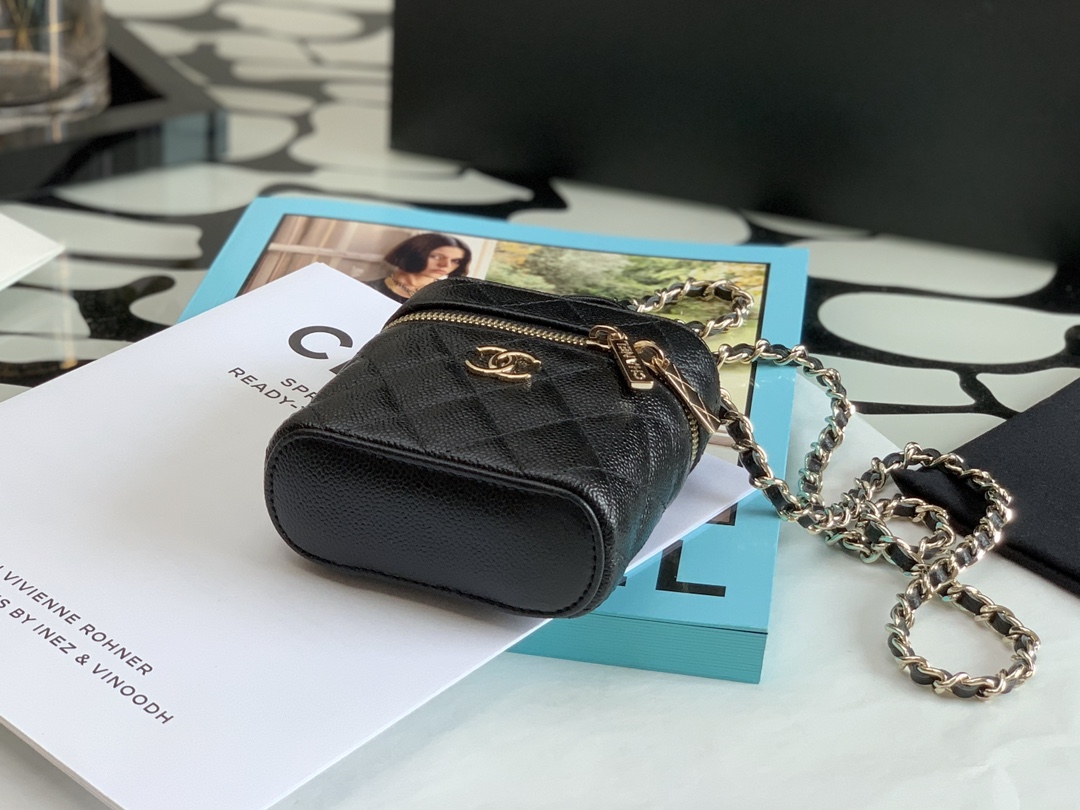 Handbag Chanel size 11  10  4 cm - vstockx