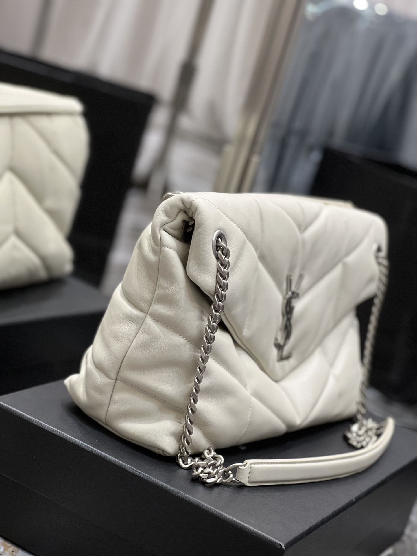 Handbags SAINT LAURENT 577475 size 35x23x13.5 cm - vstockx