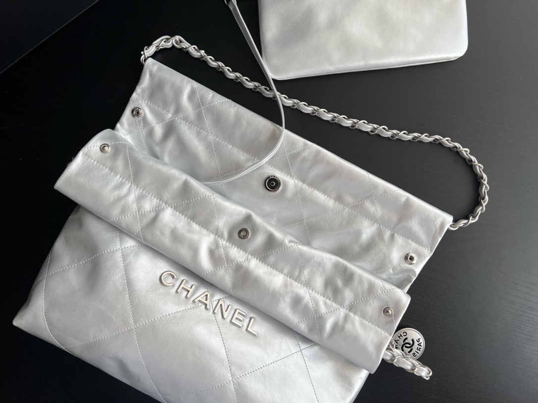 Handbag Chanel size 35cmx37cmx7 cm - vstockx