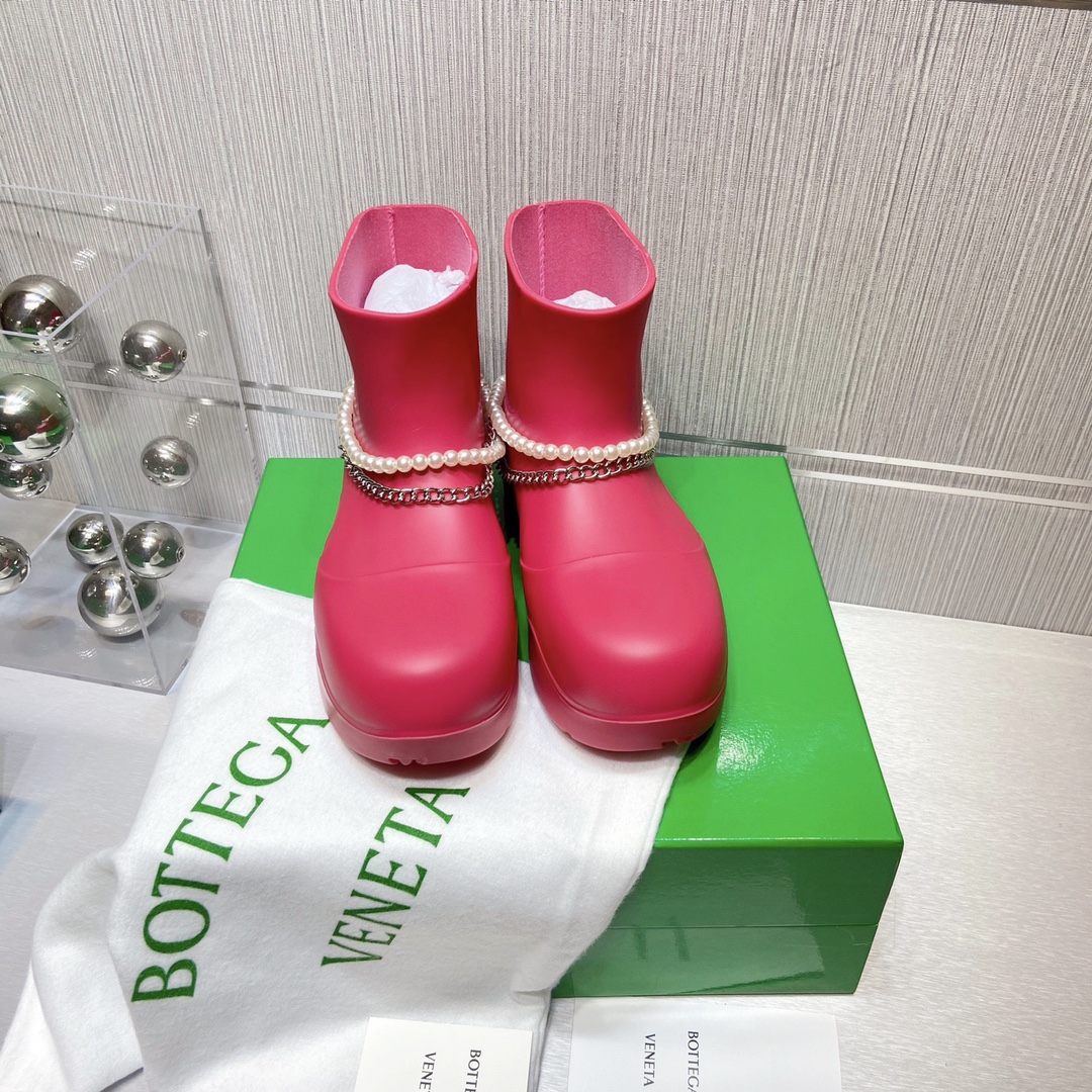 Bottega Veneta Boots 24 - vstockx