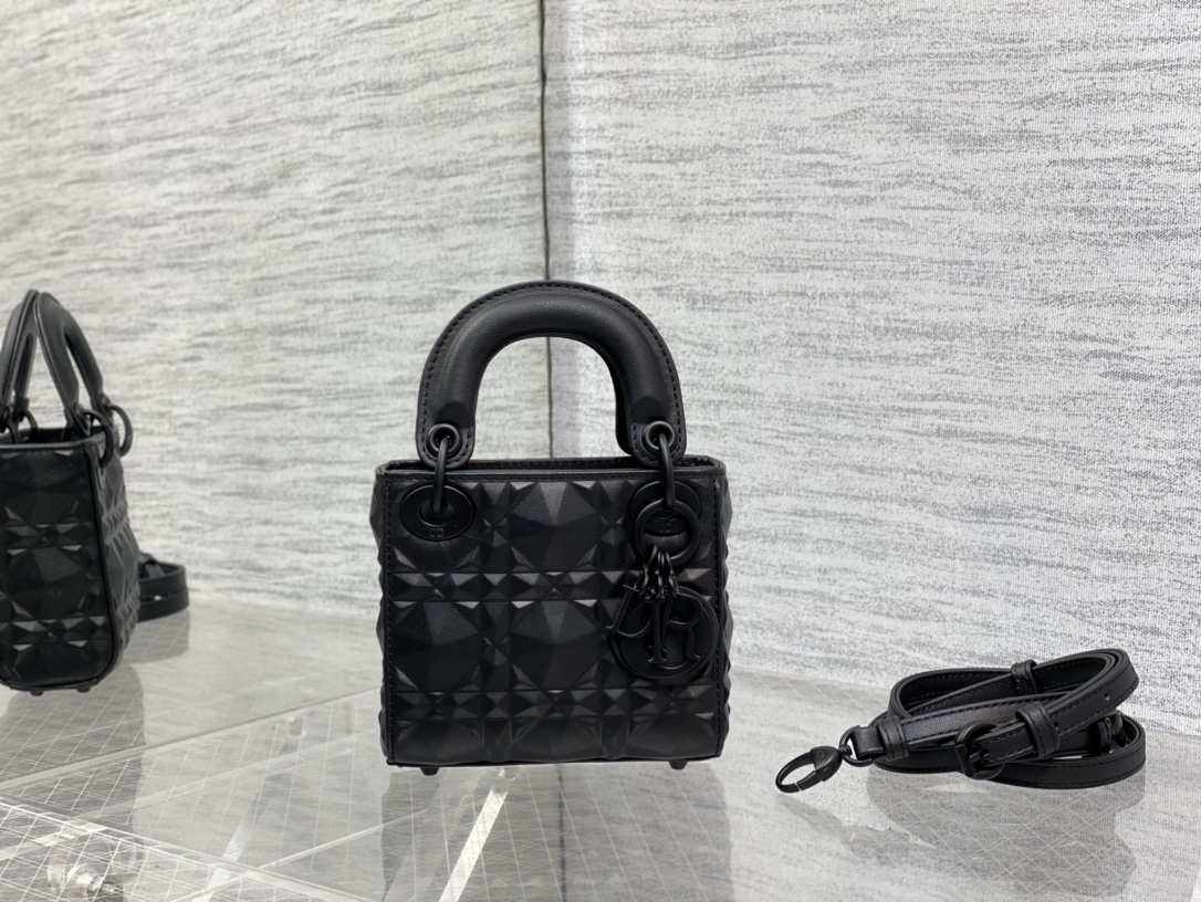 Handbag Dior size 12*10*5 cm - vstockx