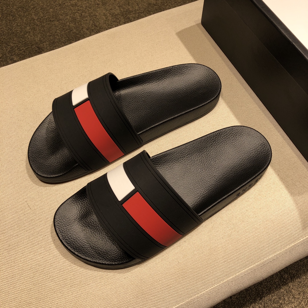 Gucci Slippers 45 - vstockx
