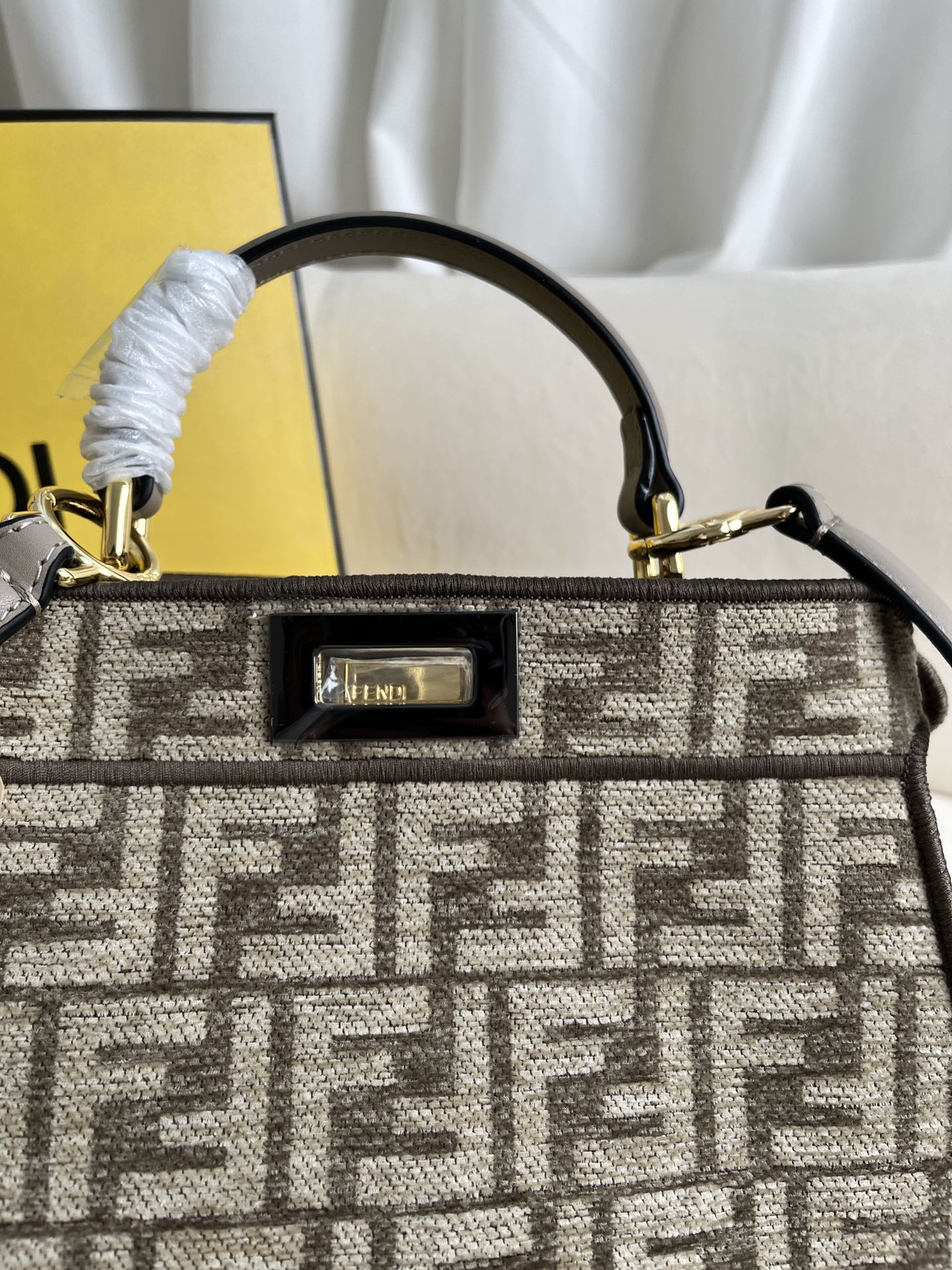 handbags FENDI 0229 size:27*21*11cm - vstockx