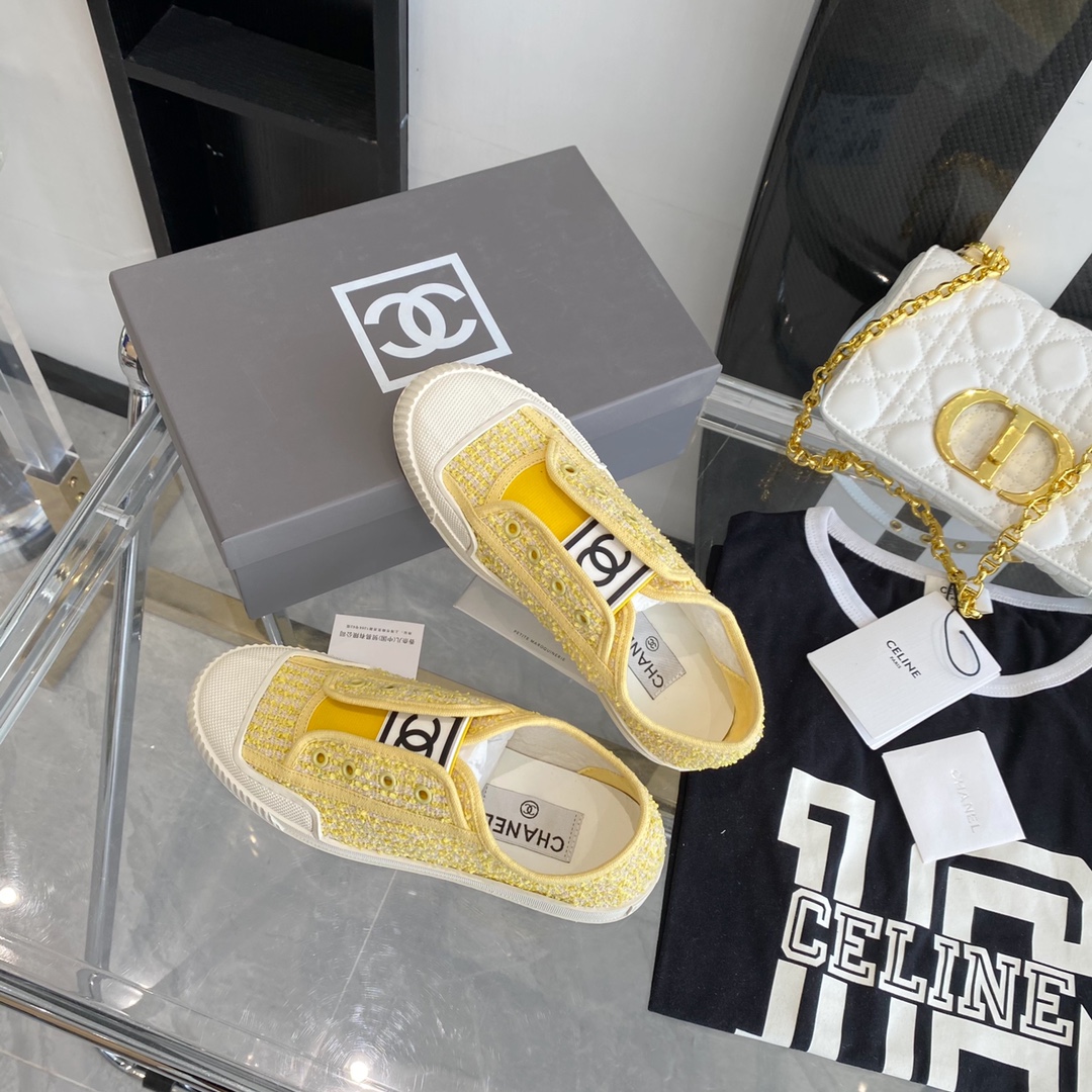 Chanel Flat canvas Sneaker 1 - vstockx