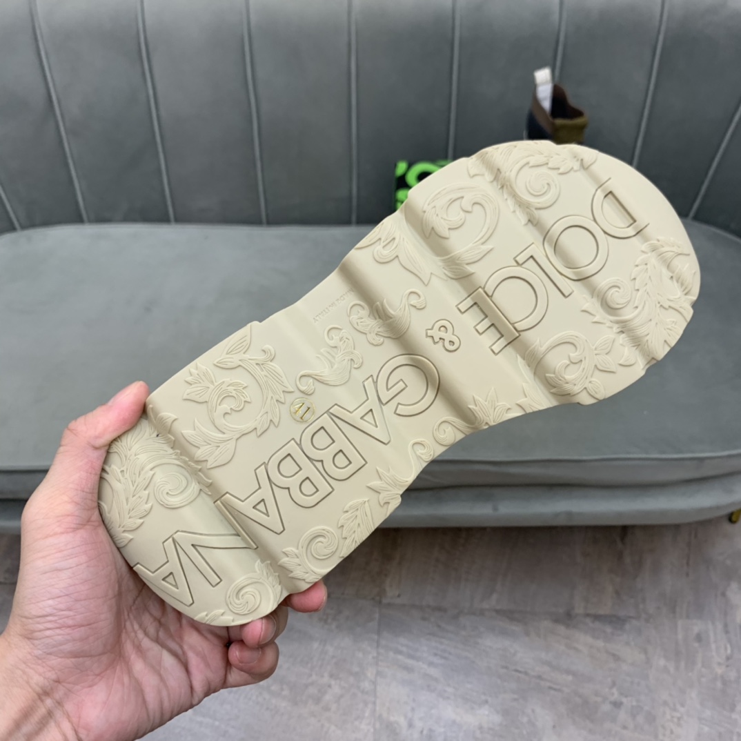 Dolce & Gabbana High-Tops chunky sneakers 1 - vstockx