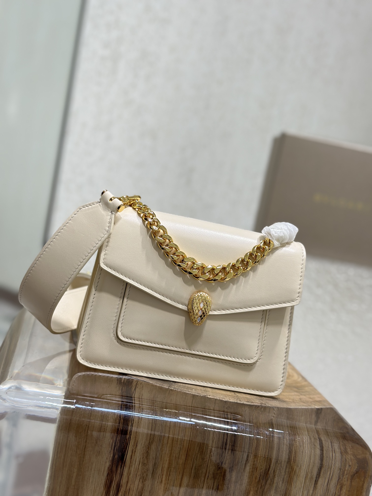 Handbags Bvlgari 290763 size:20*14*8 cm - vstockx