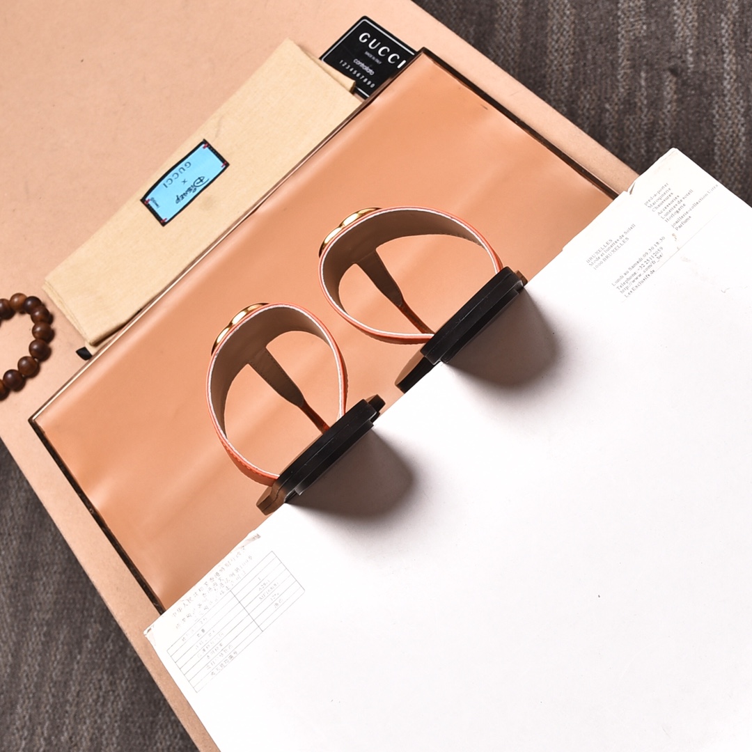 Gucci Slippers 4 - vstockx