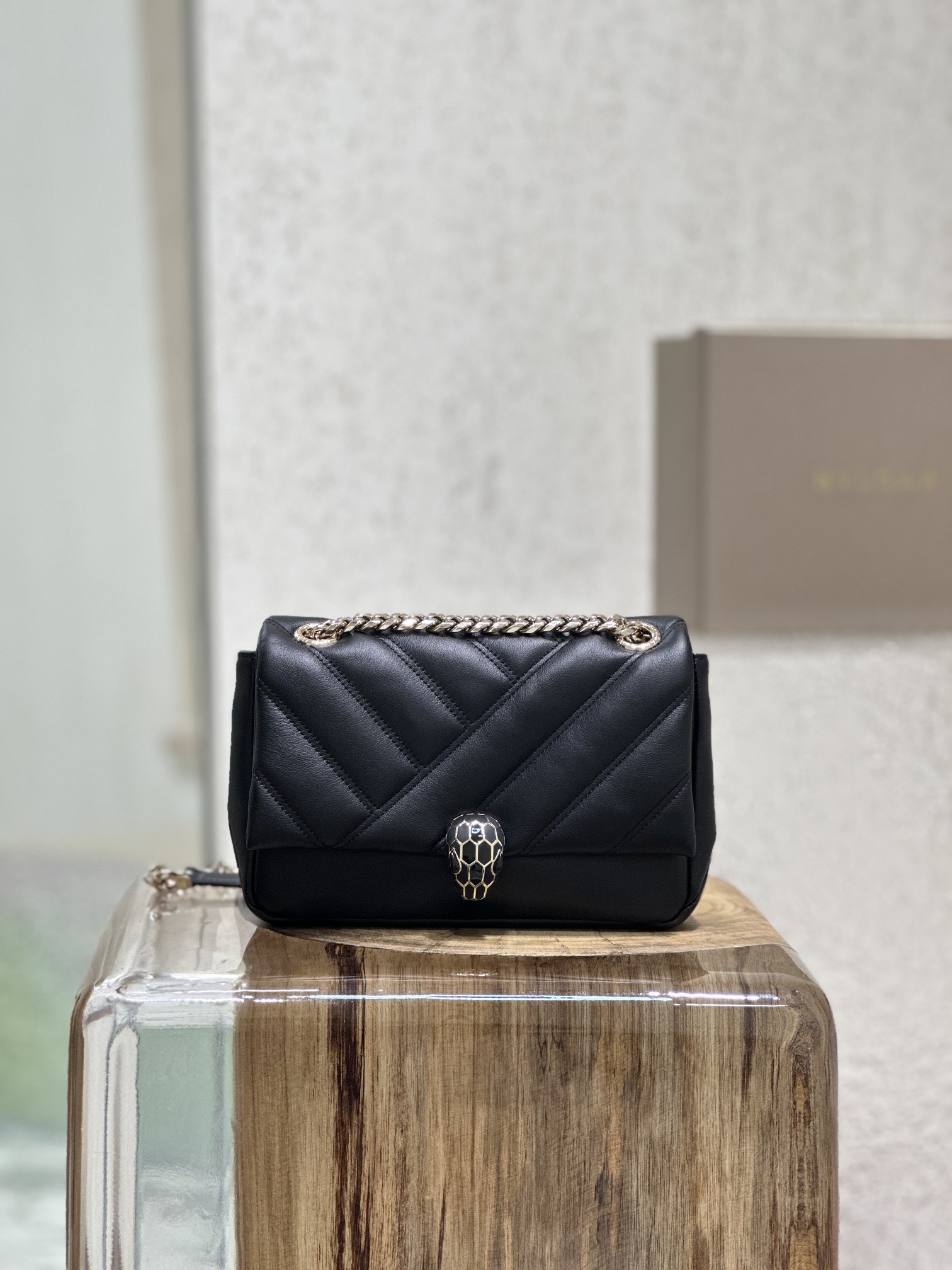 Handbags Bvlgari 287993 size:22.5*15*10 cm - vstockx
