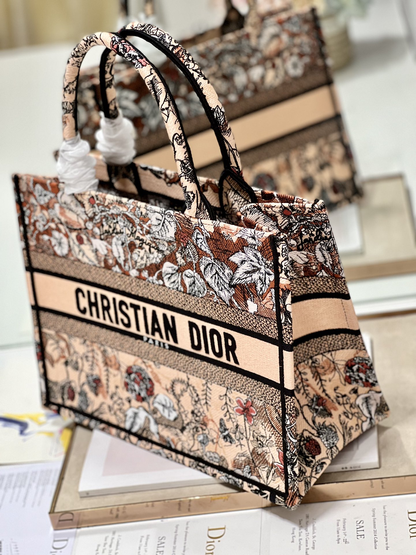 Handbag Dior 1286 size 36  28 cm - vstockx